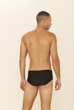 Carica l'immagine nel visualizzatore di Gallery, Model Back: Blueman Sunga / Boxer Sunga Army Cairo Preto
