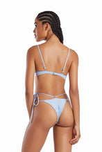Carica l'immagine nel visualizzatore di Gallery, Model Back: Blueman Slip Bottom Pepe Liso Azul

