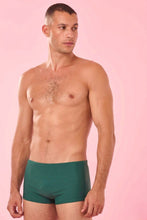 Carica l'immagine nel visualizzatore di Gallery, Model Front: Blueman Sunga / Boxer Sunga Army Verde
