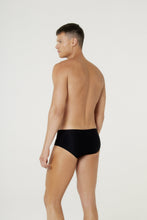 Carica l'immagine nel visualizzatore di Gallery, Model Back: Blueman Sunga / Boxer Sunga Country Preto
