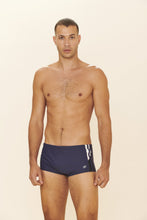 Carica l'immagine nel visualizzatore di Gallery, Model Front: Blueman Sunga / Boxer Sunga Army Romeo Azul-Marinho
