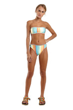 Carica l'immagine nel visualizzatore di Gallery, Model Front: Blueman Slip Bottom Recifes Granita
