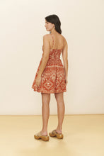 Carica l'immagine nel visualizzatore di Gallery, Model Back: Blueman Mini Dress Dress Resina Brisa-Suave
