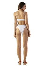 Carica l'immagine nel visualizzatore di Gallery, Model Back: Blueman Reggiseno Top Light Branco

