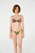 Carica l'immagine nel visualizzatore di Gallery, Model Front: Blueman Reggiseno Top Chandon Tahiti Banana Pop
