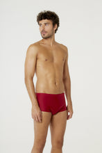 Carica l'immagine nel visualizzatore di Gallery, Model Front: Blueman Sunga / Boxer Sunga Army Lisa Vermelho V24
