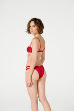 Carica l'immagine nel visualizzatore di Gallery, Model Back: Blueman Reggiseno Top Chandon Crispy Vermelho
