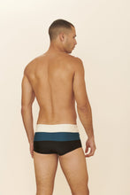 Carica l'immagine nel visualizzatore di Gallery, Model Back: Blueman Sunga / Boxer Sunga Army Crepusculo Preto
