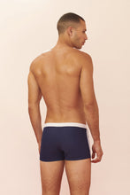 Carica l'immagine nel visualizzatore di Gallery, Model Back: Blueman Sunga / Boxer Sunga New Berlim Bicolor Azul-Marinho

