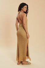 Carica l'immagine nel visualizzatore di Gallery, Model Back: Blueman Midi Dress Gold Tricot Dress

