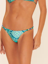 Carica l'immagine nel visualizzatore di Gallery, Gallery: Blueman Slip Bottom Candy Pescado
