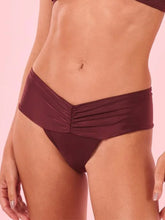 Carica l'immagine nel visualizzatore di Gallery, Gallery: Blueman Slip Bottom Australia Brown
