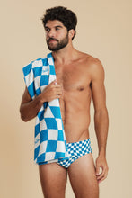 Carica l'immagine nel visualizzatore di Gallery, Model Back: Blueman Telo Mare Toalha Xadrez
