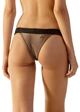 Carica l'immagine nel visualizzatore di Gallery, Image 05: Blueman Slip Bottom Matelasse Caramelo Preto
