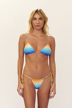 Carica l&#39;immagine nel visualizzatore di Gallery, Model Front: Blueman Slip Bottom Degrade-Summer Bel
