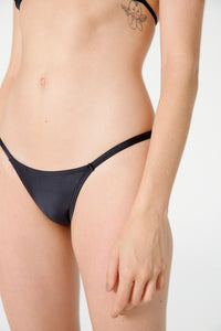 Image 06: Blueman Slip Bottom Floral Crochet Preto