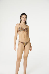 Model Front: Blueman Slip Bottom Mini Beauty Pintada
