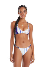 Carica l'immagine nel visualizzatore di Gallery, Model Front: Blueman Slip Bottom Ploc Mare Alta
