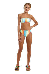 Model Front: Blueman Slip Bottom Recifes Granita