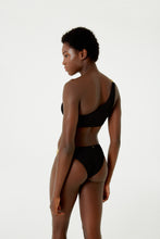 Carica l&#39;immagine nel visualizzatore di Gallery, Model Back: Blueman Slip Bottom Textura Wavy Shine Preto
