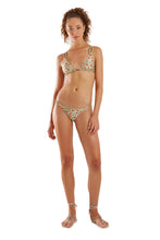 Carica l&#39;immagine nel visualizzatore di Gallery, Model Front: Blueman Slip Bottom Ubatuba Leopardus
