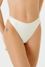 Carica l&#39;immagine nel visualizzatore di Gallery, Gallery: Blueman Slip Bottom Ubatuba Off White
