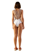 Carica l&#39;immagine nel visualizzatore di Gallery, Model Back: Blueman Intero Capri Off White
