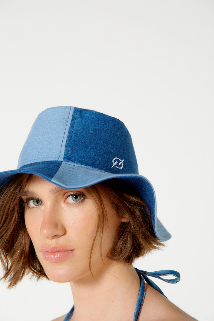 Model Front: Blueman Cappello Alla Pescatore Chapeu Bucket Mix Jeans