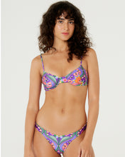 Carica l&#39;immagine nel visualizzatore di Gallery, Gallery: Blueman Completo High Pepe Pepe Apiculae
