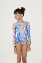 Carica l&#39;immagine nel visualizzatore di Gallery, Model Front: Blueman Intero Bambina Maio Amber Escama Inf
