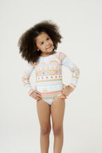 Carica l&#39;immagine nel visualizzatore di Gallery, Model Front: Blueman Intero Bambina Maio Amber Saudacao Ao Sol Inf
