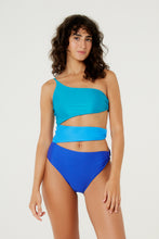 Carica l&#39;immagine nel visualizzatore di Gallery, Model Front: Blueman Intero Maio Missy Color Ver24 Azul
