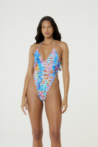 Model Front: Blueman Intero Maio Nicolle Escama