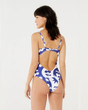 Carica l&#39;immagine nel visualizzatore di Gallery, Model Back: Blueman Intero Maio Vintage Cerise
