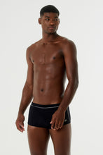 Carica l&#39;immagine nel visualizzatore di Gallery, Model Front: Blueman Sunga / Boxer Sunga Army Cos Santorini Preto
