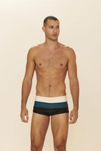Carica l&#39;immagine nel visualizzatore di Gallery, Model Front: Blueman Sunga / Boxer Sunga Army Crepusculo Preto
