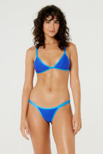 Carica l&#39;immagine nel visualizzatore di Gallery, Model Front: Blueman Reggiseno Top Dance Azul
