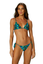 Carica l&#39;immagine nel visualizzatore di Gallery, Model Front: Blueman Reggiseno Top Fauna Triangulo
