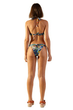 Carica l&#39;immagine nel visualizzatore di Gallery, Model Back: Blueman Reggiseno Top Ibiza Arta
