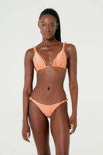 Carica l&#39;immagine nel visualizzatore di Gallery, Model Front: Blueman Reggiseno Top Malibu Laranja
