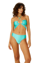 Carica l&#39;immagine nel visualizzatore di Gallery, Model Front: Blueman Reggiseno Top Turquesa Paola
